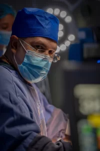Dr Jean Carlos Angulo, Cirujano Plastico